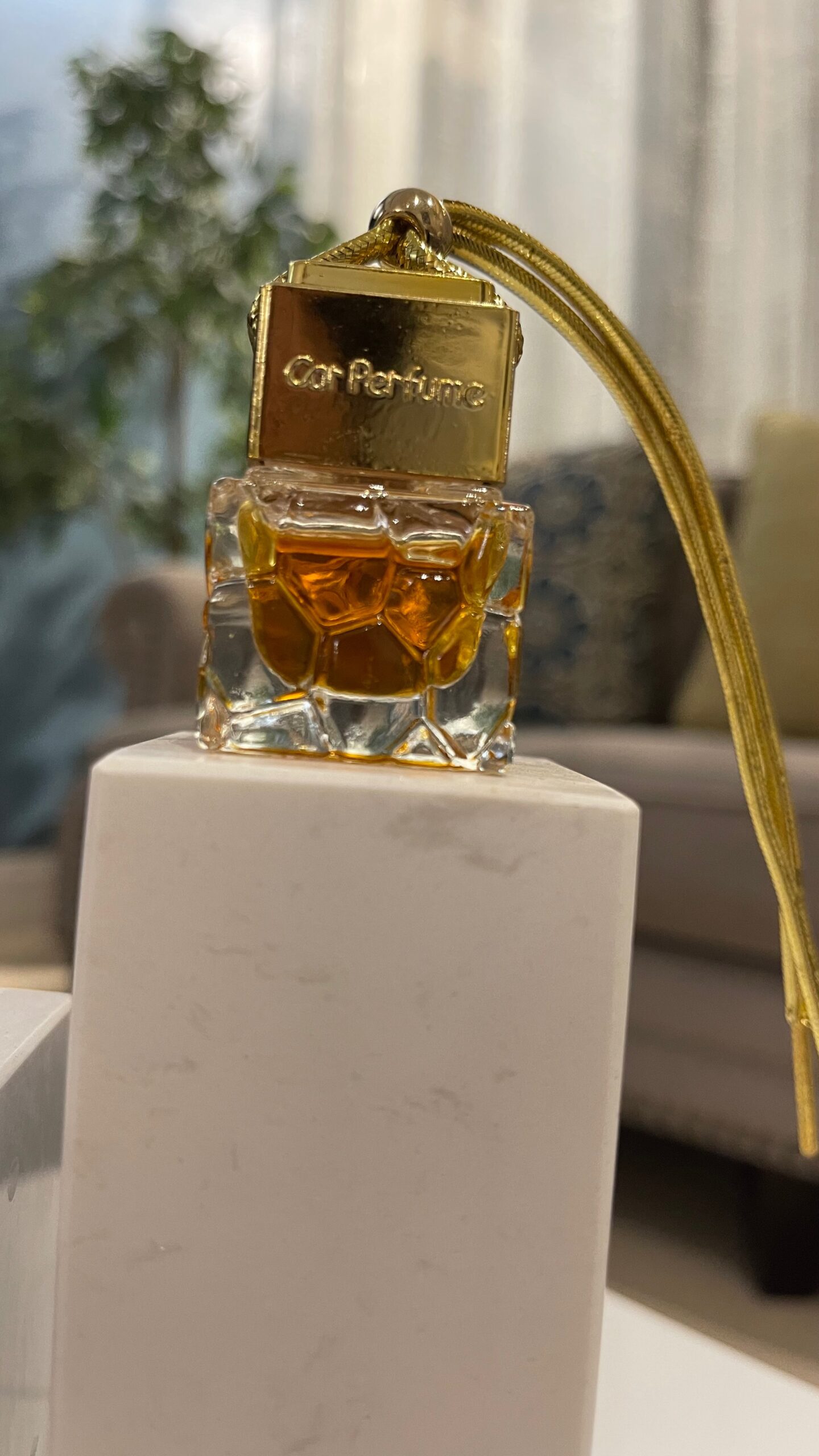 تعليقة السيارة المزودة بالعطر– لمسة جمالية وانتعاش دائم